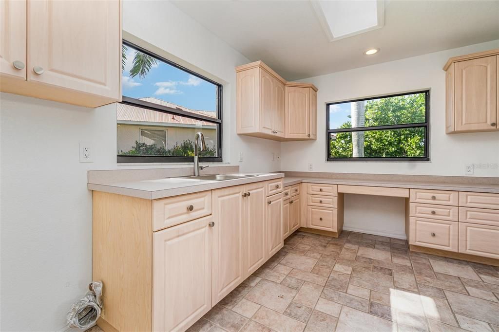 Active With Contract: $829,950 (3 beds, 3 baths, 2230 Square Feet)