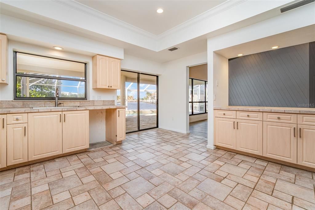 Active With Contract: $829,950 (3 beds, 3 baths, 2230 Square Feet)