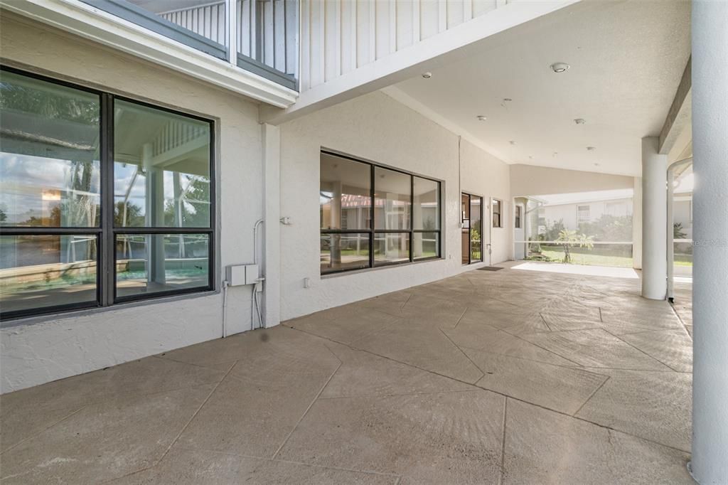 Active With Contract: $829,950 (3 beds, 3 baths, 2230 Square Feet)