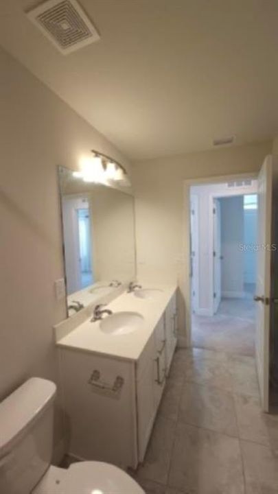 Active With Contract: $2,750 (5 beds, 3 baths, 2370 Square Feet)