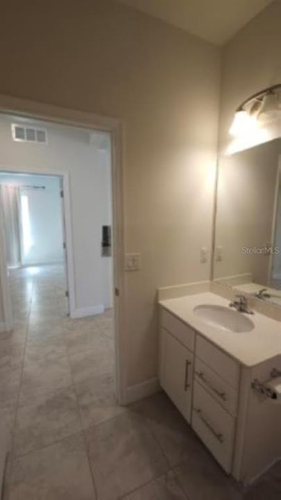 Active With Contract: $2,750 (5 beds, 3 baths, 2370 Square Feet)