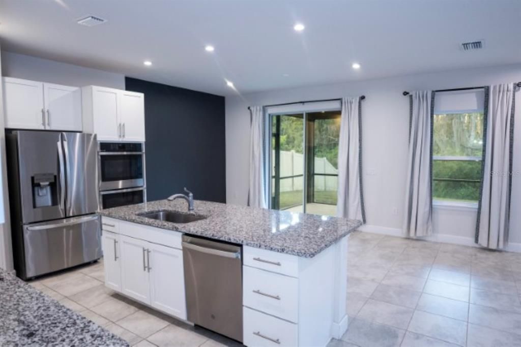 Active With Contract: $2,750 (5 beds, 3 baths, 2370 Square Feet)