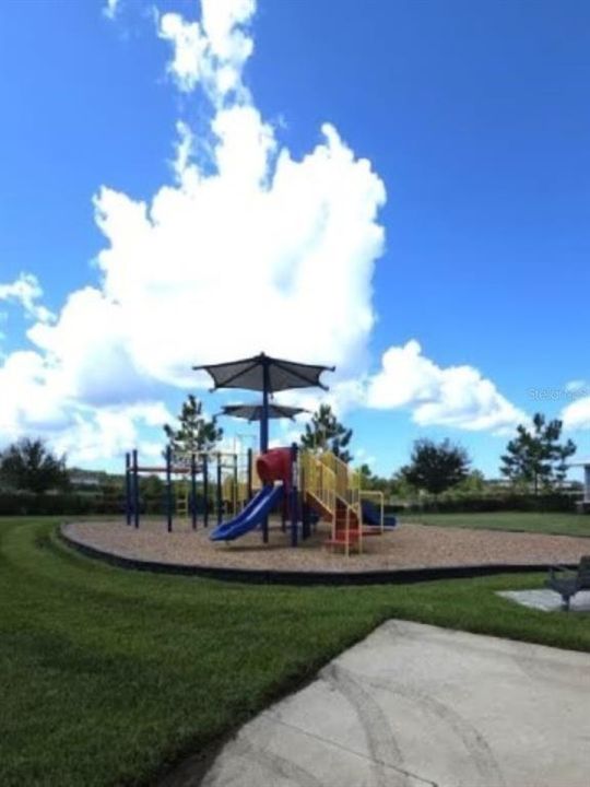 Active With Contract: $2,750 (5 beds, 3 baths, 2370 Square Feet)