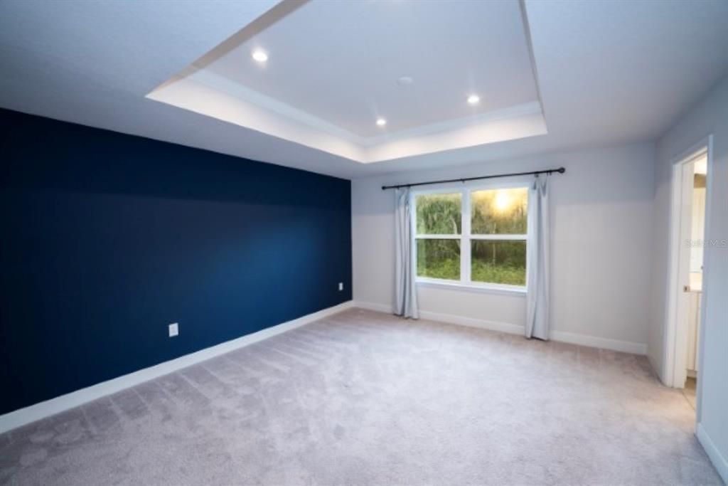 Active With Contract: $2,750 (5 beds, 3 baths, 2370 Square Feet)