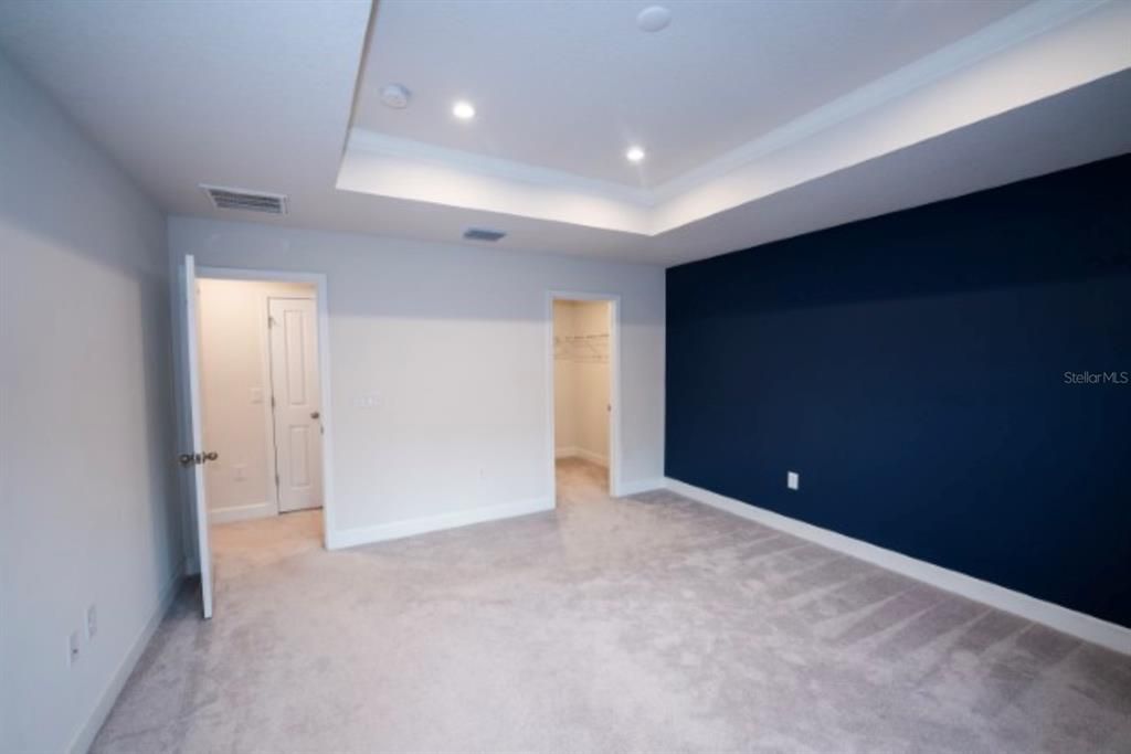 Active With Contract: $2,750 (5 beds, 3 baths, 2370 Square Feet)