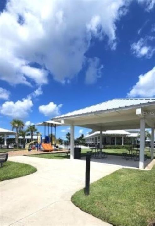 Active With Contract: $2,750 (5 beds, 3 baths, 2370 Square Feet)