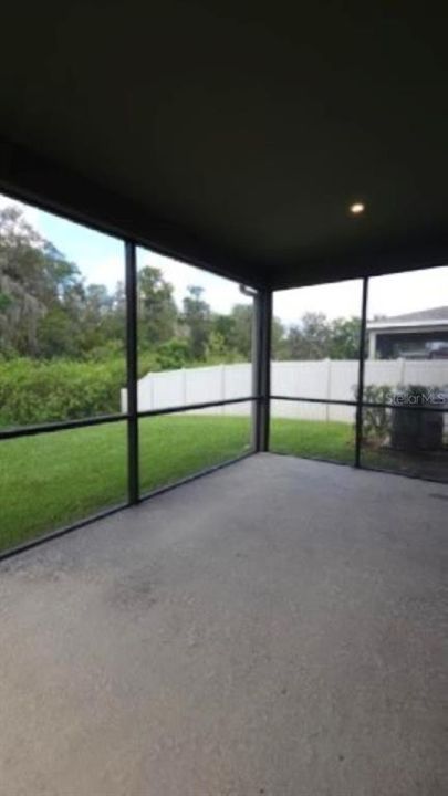 Active With Contract: $2,750 (5 beds, 3 baths, 2370 Square Feet)