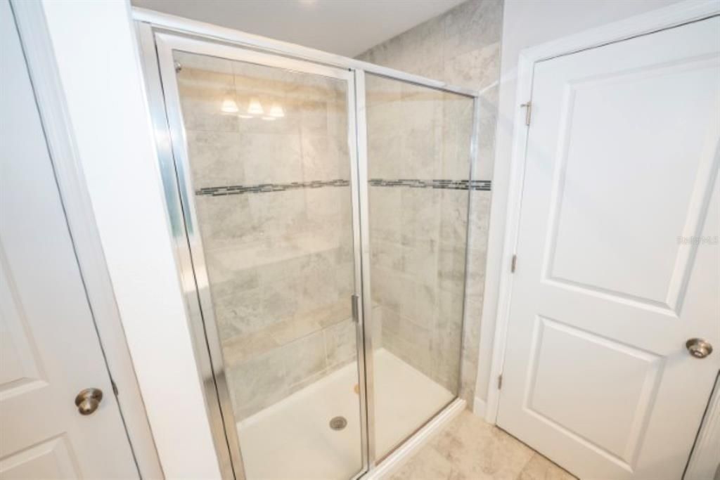 Active With Contract: $2,750 (5 beds, 3 baths, 2370 Square Feet)