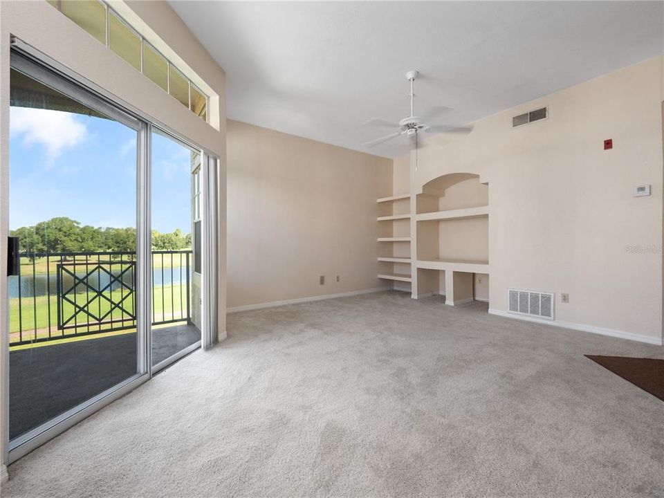 For Sale: $180,000 (1 beds, 1 baths, 842 Square Feet)