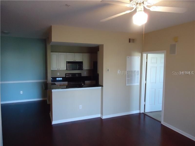 For Sale: $224,000 (2 beds, 2 baths, 1041 Square Feet)