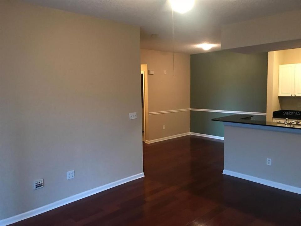 For Sale: $224,000 (2 beds, 2 baths, 1041 Square Feet)