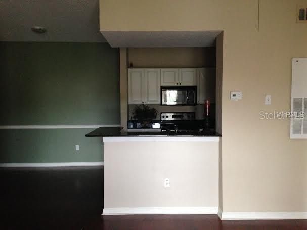 For Sale: $224,000 (2 beds, 2 baths, 1041 Square Feet)