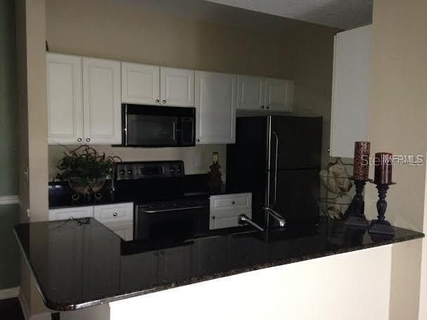 For Sale: $224,000 (2 beds, 2 baths, 1041 Square Feet)