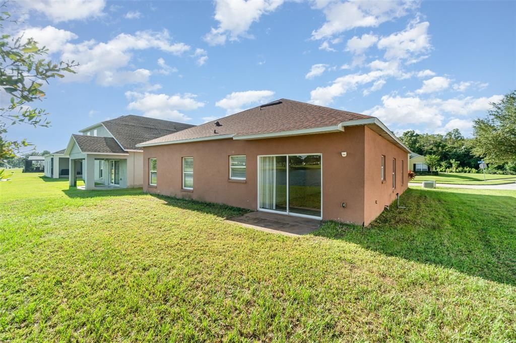 Activo con contrato: $329,950 (4 camas, 2 baños, 1725 Pies cuadrados)