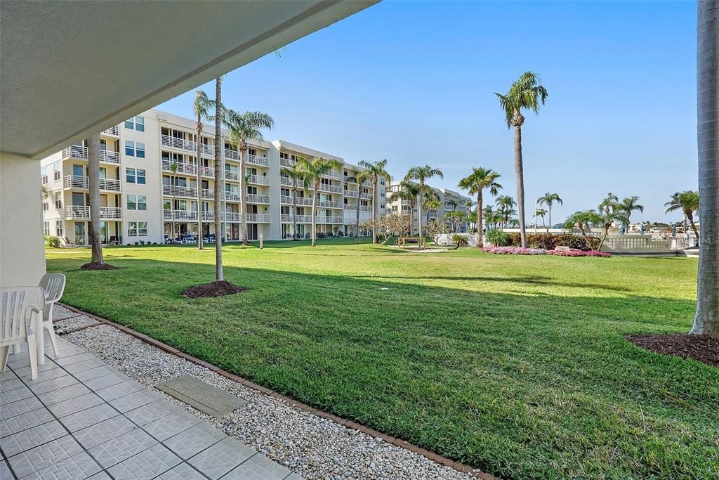 For Sale: $525,000 (2 beds, 2 baths, 1160 Square Feet)