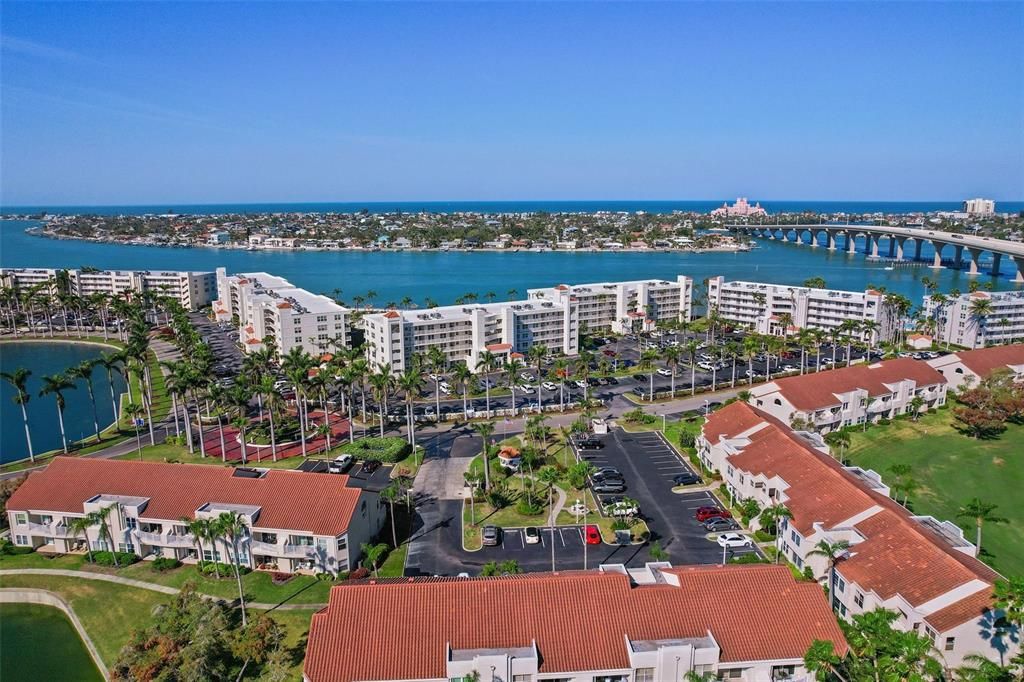 For Sale: $525,000 (2 beds, 2 baths, 1160 Square Feet)