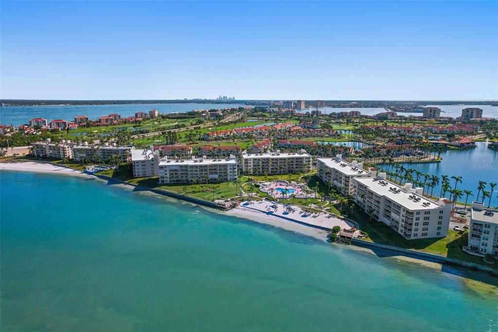 For Sale: $525,000 (2 beds, 2 baths, 1160 Square Feet)