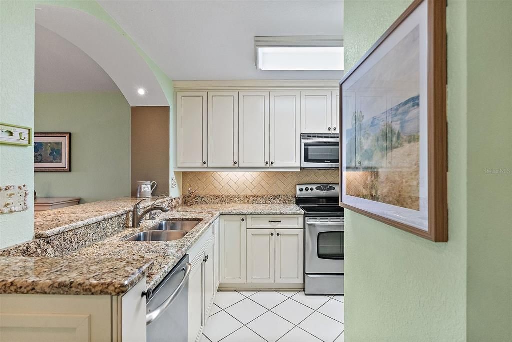 For Sale: $525,000 (2 beds, 2 baths, 1160 Square Feet)