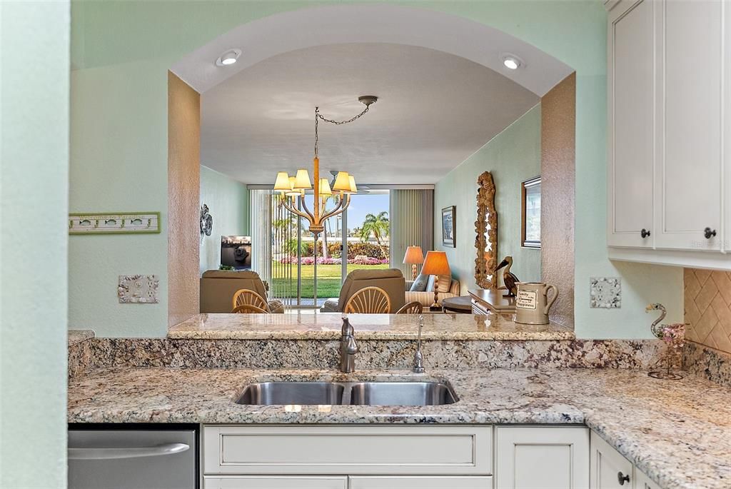 For Sale: $525,000 (2 beds, 2 baths, 1160 Square Feet)