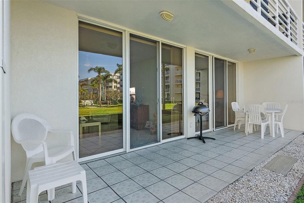 For Sale: $525,000 (2 beds, 2 baths, 1160 Square Feet)