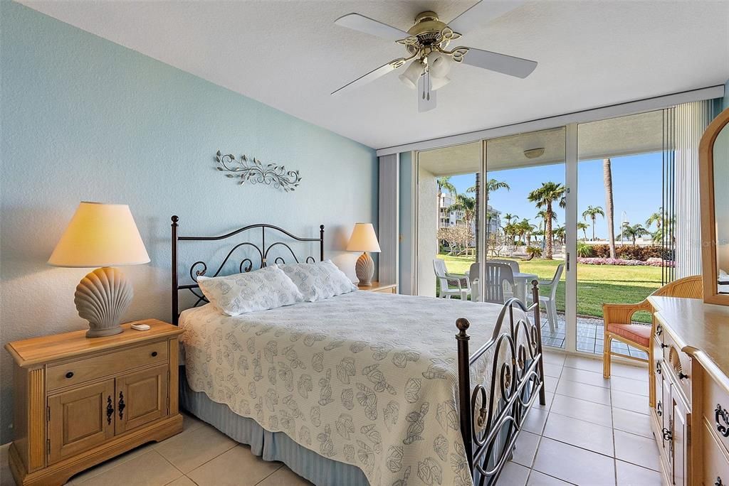 For Sale: $525,000 (2 beds, 2 baths, 1160 Square Feet)