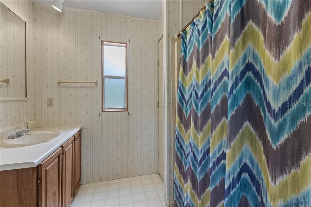 En Venta: $254,000 (4 camas, 2 baños, 1998 Pies cuadrados)