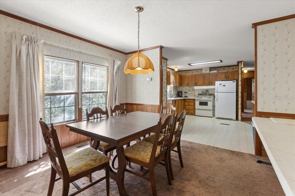 En Venta: $254,000 (4 camas, 2 baños, 1998 Pies cuadrados)