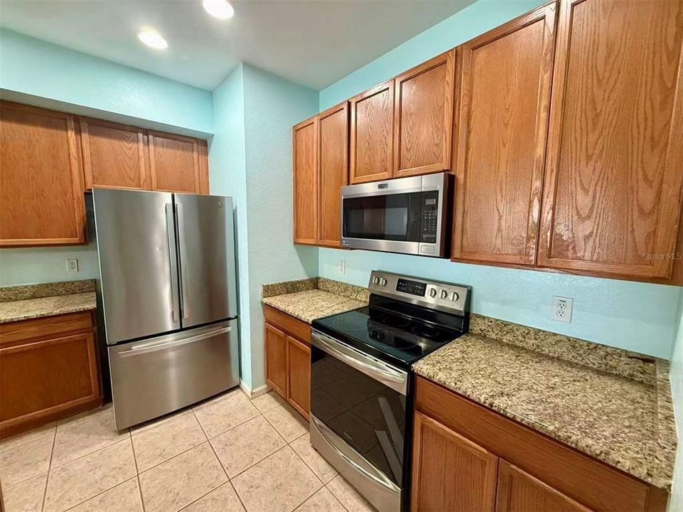 En Renta: $2,400 (3 camas, 2 baños, 2016 Pies cuadrados)