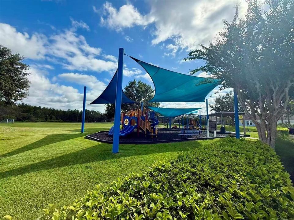 En Renta: $2,400 (3 camas, 2 baños, 2016 Pies cuadrados)