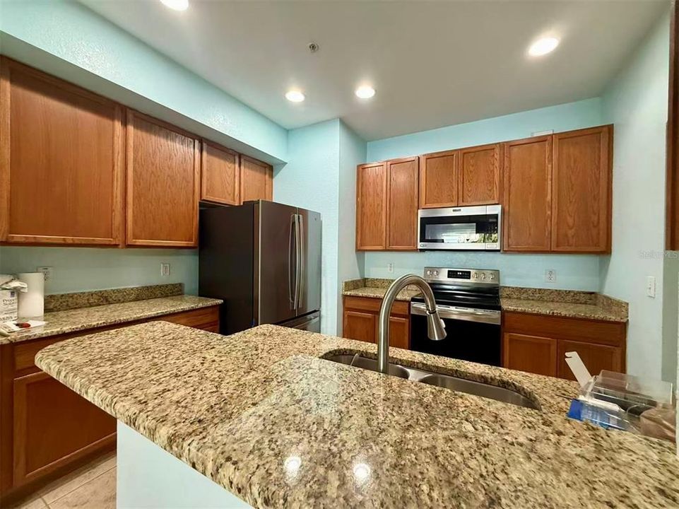 En Renta: $2,400 (3 camas, 2 baños, 2016 Pies cuadrados)