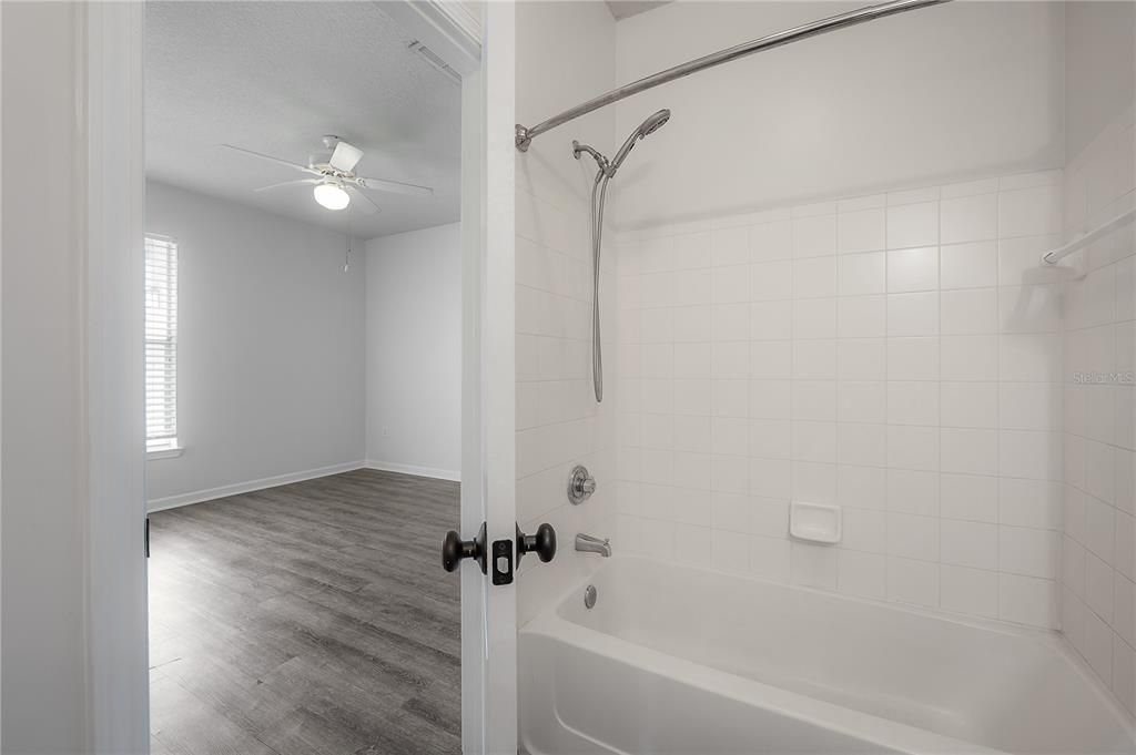 En Venta: $147,000 (2 camas, 2 baños, 983 Pies cuadrados)