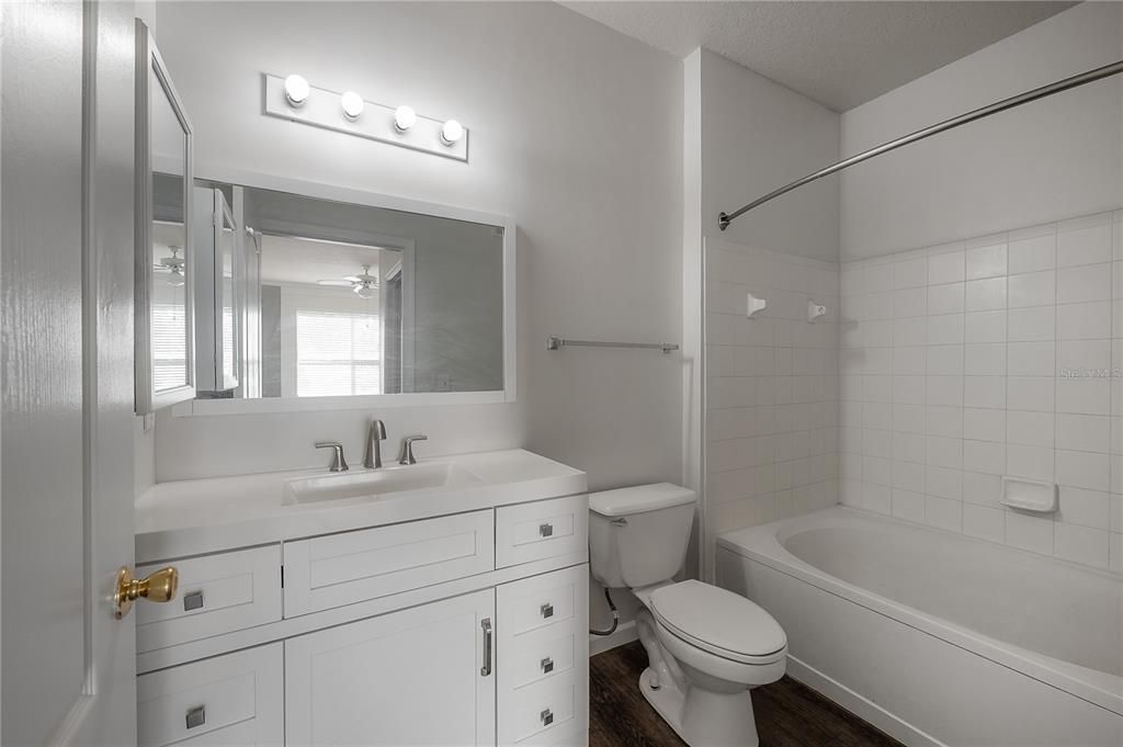 En Venta: $147,000 (2 camas, 2 baños, 983 Pies cuadrados)