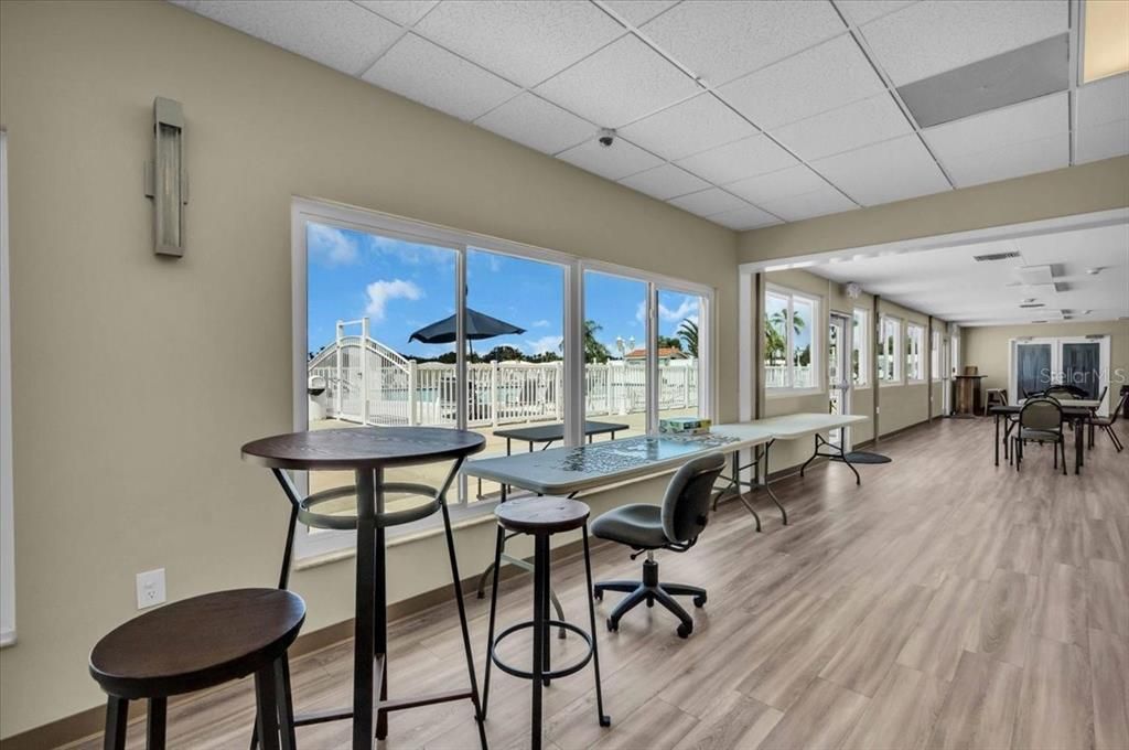 Active With Contract: $279,000 (2 beds, 2 baths, 1370 Square Feet)