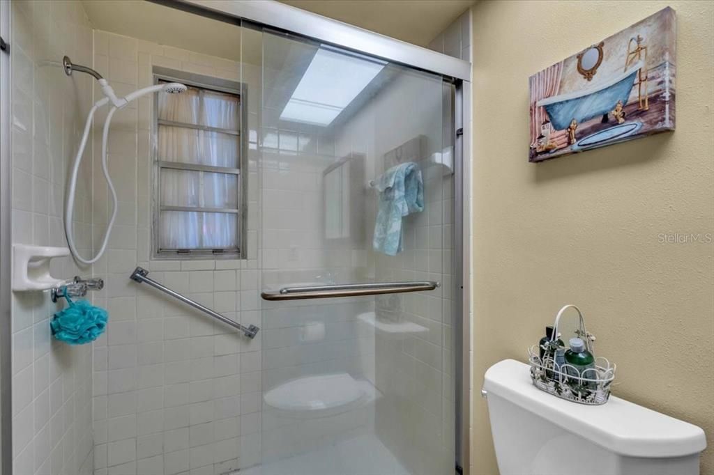 Active With Contract: $279,000 (2 beds, 2 baths, 1370 Square Feet)