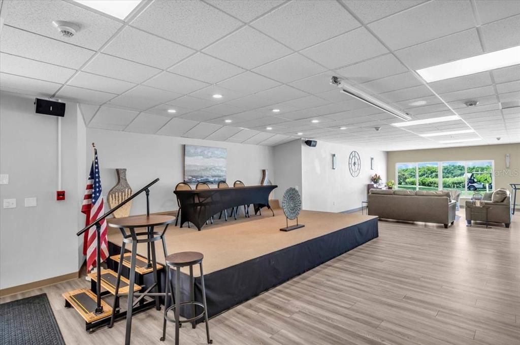 Active With Contract: $279,000 (2 beds, 2 baths, 1370 Square Feet)