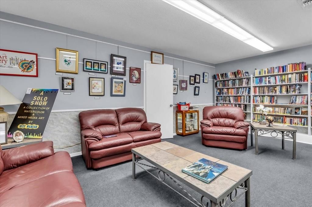 Active With Contract: $279,000 (2 beds, 2 baths, 1370 Square Feet)