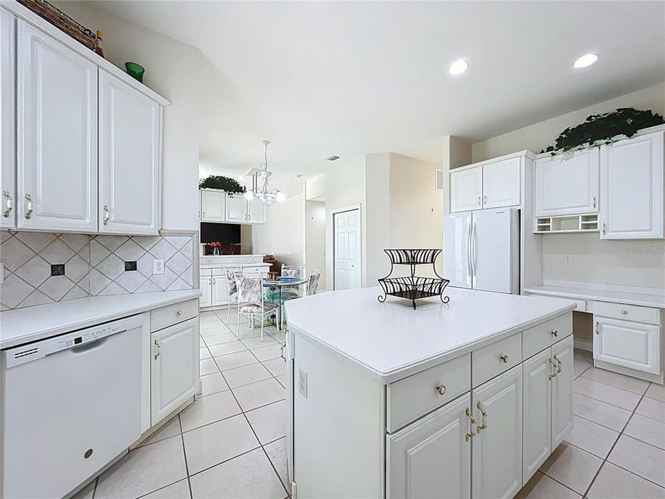 For Rent: $9,000 (5 beds, 5 baths, 4444 Square Feet)