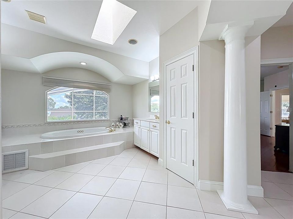 For Rent: $9,000 (5 beds, 5 baths, 4444 Square Feet)