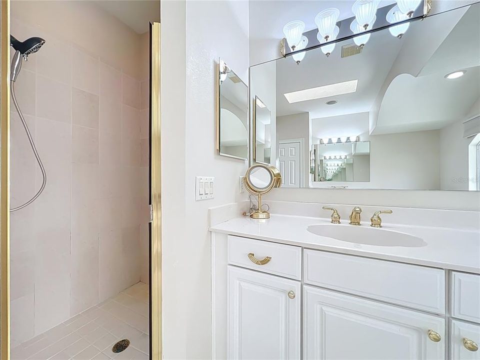 For Rent: $9,000 (5 beds, 5 baths, 4444 Square Feet)