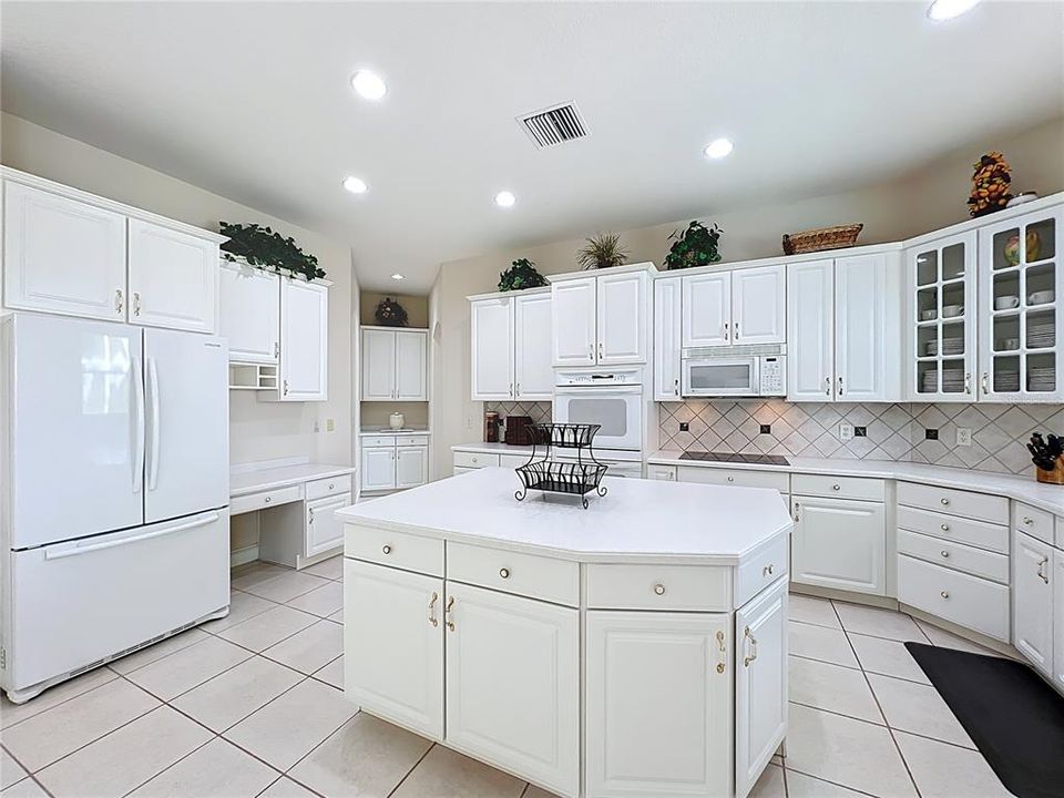 For Rent: $9,000 (5 beds, 5 baths, 4444 Square Feet)