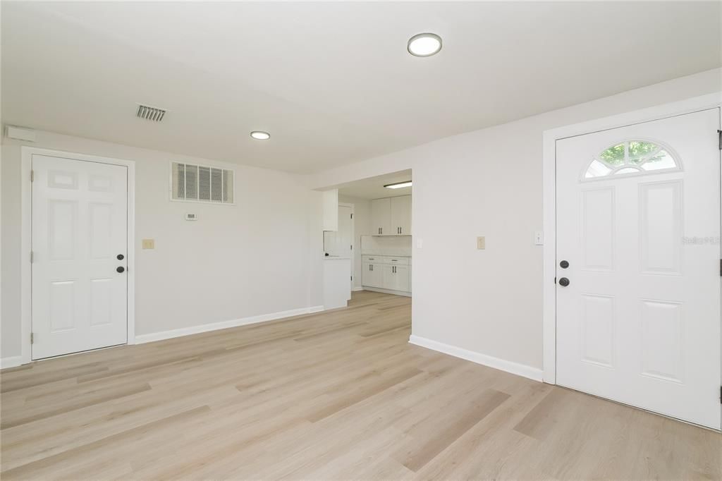 Activo con contrato: $199,900 (2 camas, 1 baños, 988 Pies cuadrados)