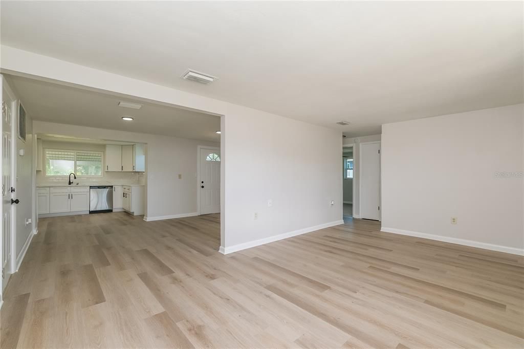 Activo con contrato: $199,900 (2 camas, 1 baños, 988 Pies cuadrados)