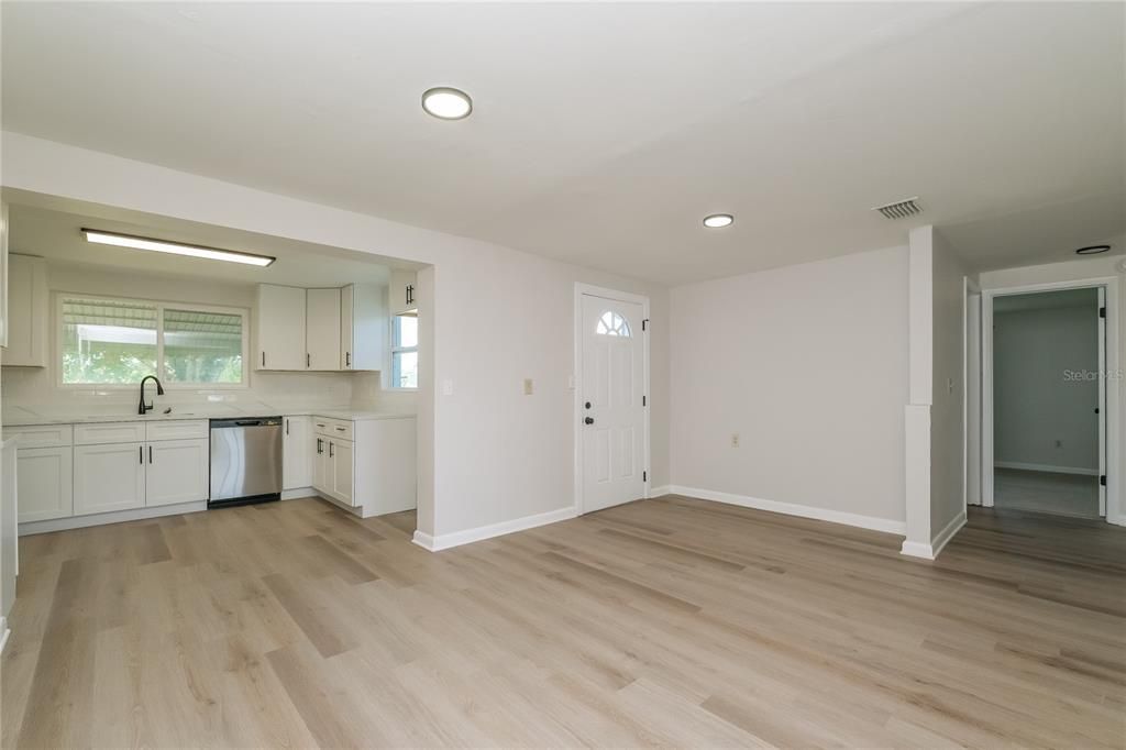 Activo con contrato: $199,900 (2 camas, 1 baños, 988 Pies cuadrados)