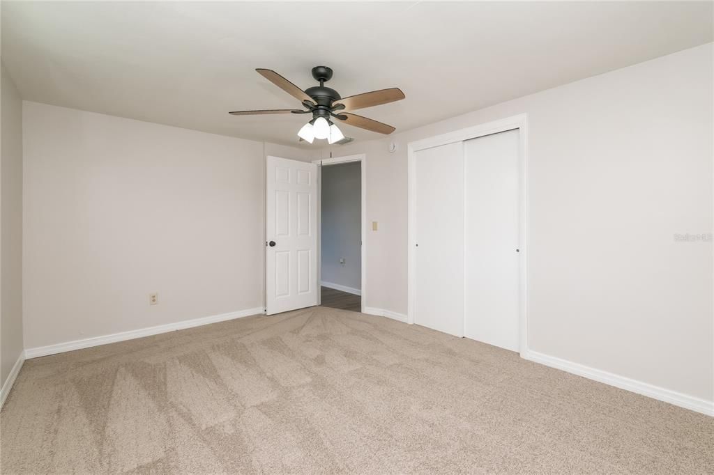 Activo con contrato: $199,900 (2 camas, 1 baños, 988 Pies cuadrados)