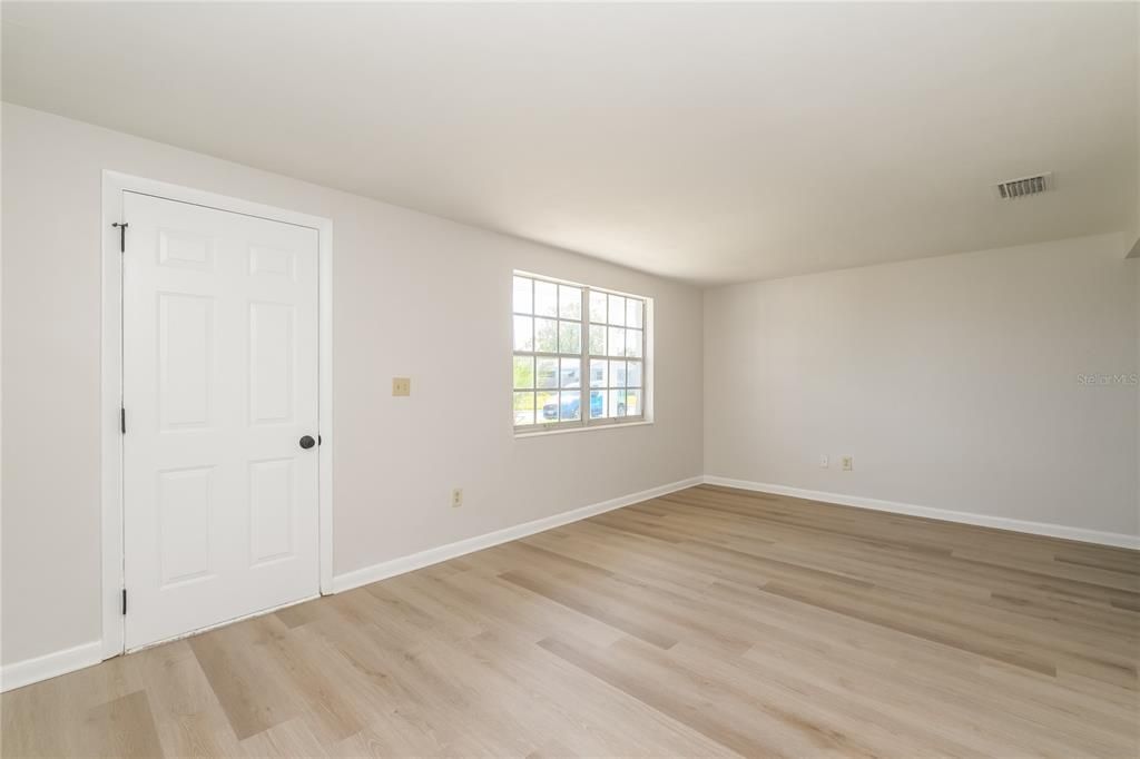 Activo con contrato: $199,900 (2 camas, 1 baños, 988 Pies cuadrados)