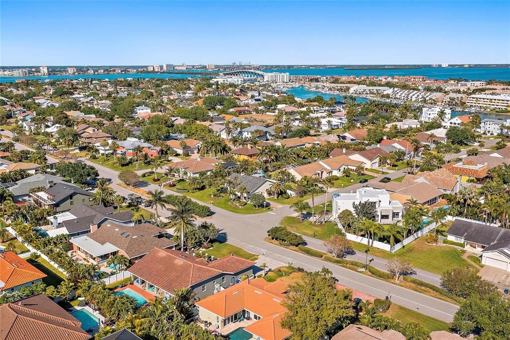 合同活跃: $995,000 (3 贝兹, 2 浴室, 2103 平方英尺)