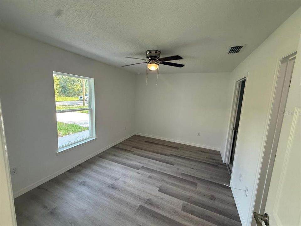 Active With Contract: $230,000 (3 beds, 2 baths, 1173 Square Feet)