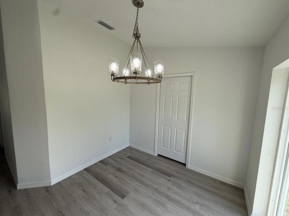 Active With Contract: $230,000 (3 beds, 2 baths, 1173 Square Feet)