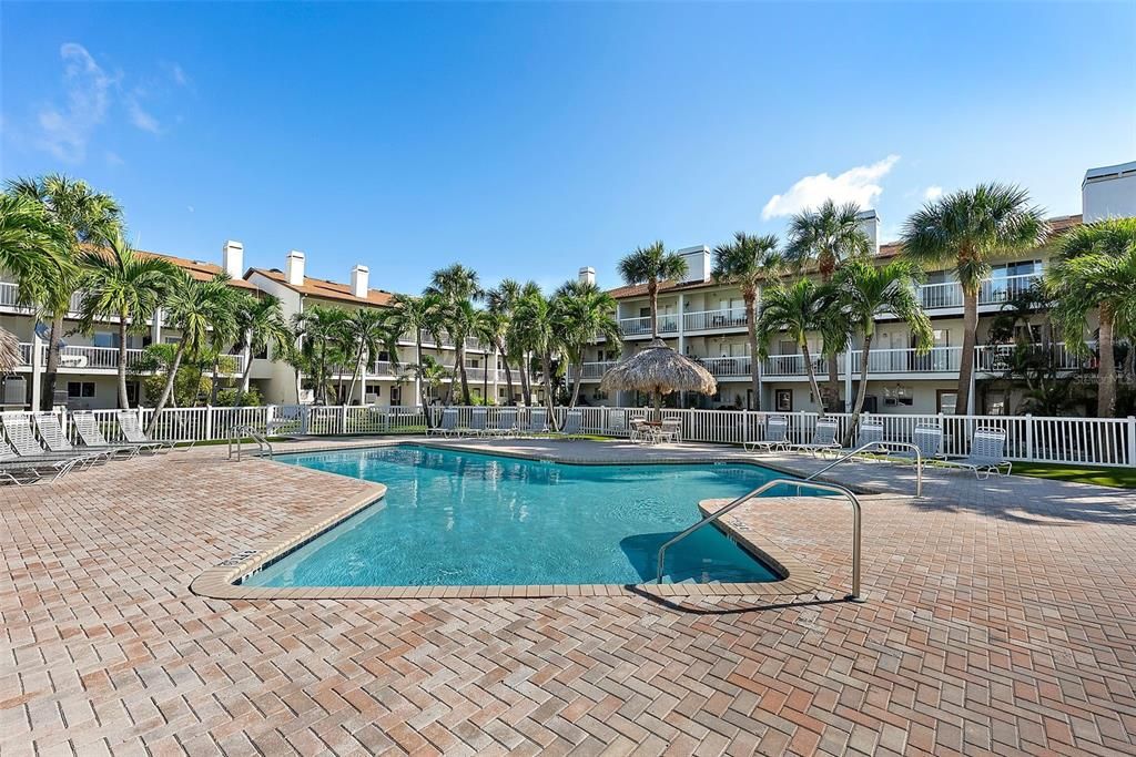 На продажу: $550,000 (3 спален, 3 ванн, 1585 Квадратных фут)