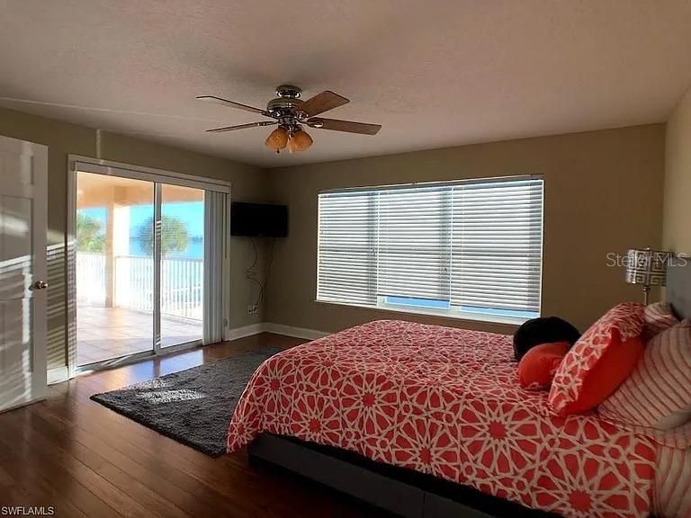 For Sale: $1,399,900 (4 beds, 4 baths, 3583 Square Feet)